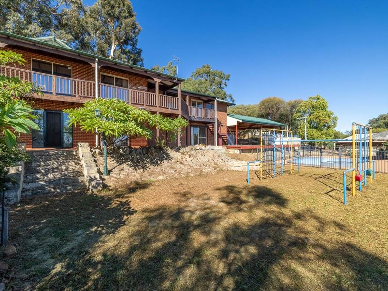21 Talus Drive, Mount Richon WA 6112