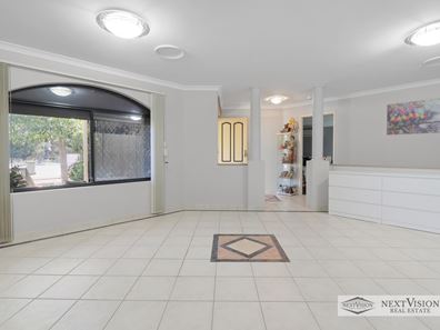 205 Seville Dr, Seville Grove WA 6112