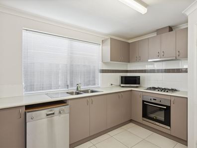 27 Simmonds Pass, Ellenbrook WA 6069