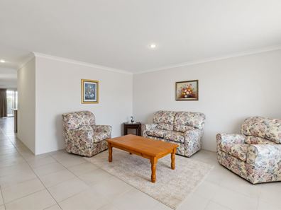 27 Simmonds Pass, Ellenbrook WA 6069