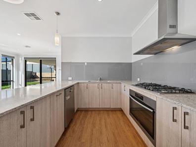 7 Holystone Approach, Wellard WA 6170