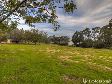 209 Lewis Road, Forrestfield WA 6058