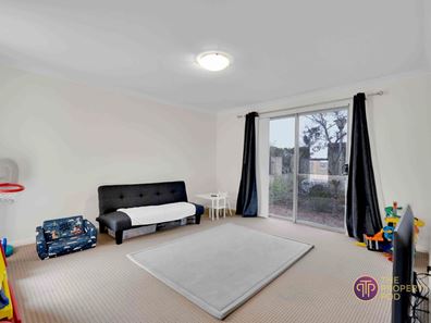 9/14 Carbine Bend, Byford WA 6122