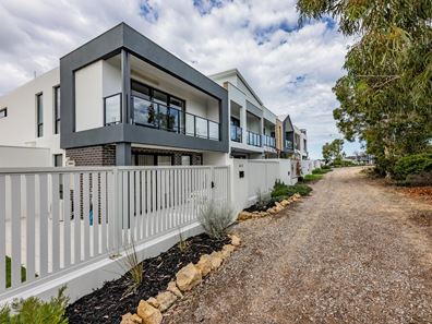 6/2 Crystalline Rd, Spearwood WA 6163