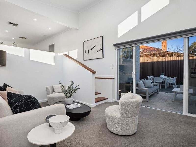 10 Dearle Street, Hamilton Hill WA 6163