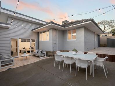 10 Dearle Street, Hamilton Hill WA 6163