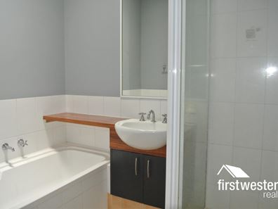 Room 2/27B Lakeside Dve, Joondalup WA 6027