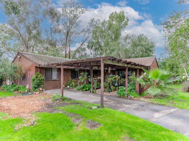1 Gertrude Avenue, Champion Lakes