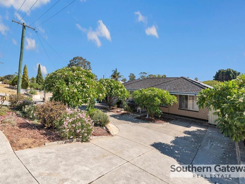 23 Sulphur Road, Orelia WA 6167