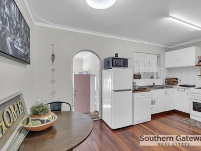 23 Sulphur Road, Orelia WA 6167