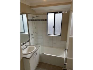 6 Neslite Road, Dalyellup WA 6230