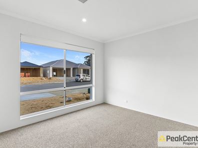 20 Longwood Way, Lakelands WA 6180