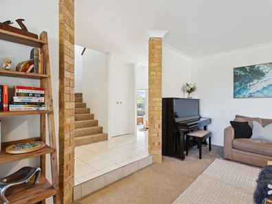 20 Stenton Corner, Leeming WA 6149