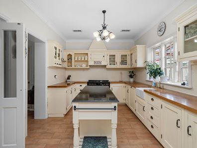 29 Blythwood Street, Dudley Park WA 6210