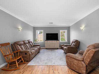 29 Blythwood Street, Dudley Park WA 6210