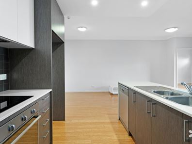 8/2 Rowe Avenue, Rivervale WA 6103