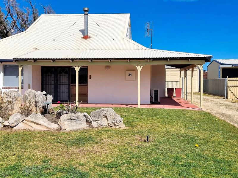 24 Whitfield Street, Lancelin WA 6044