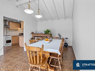 8 Camelot Place, Camillo WA 6111