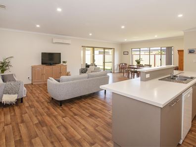 5 Indooroopilly Crescent, Dunsborough WA 6281