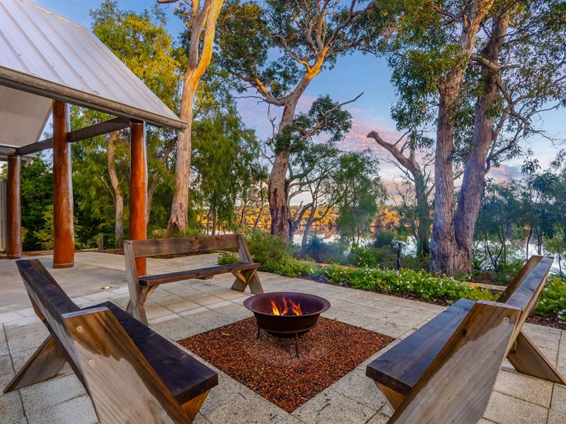 29 Flora Grove, Molloy Island