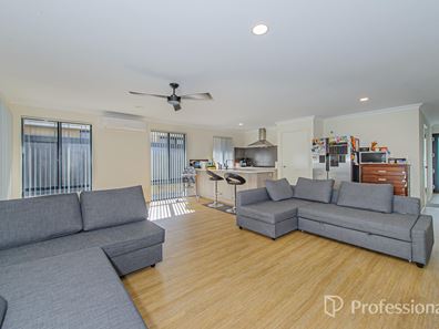 21 Aqualate Avenue, Aveley WA 6069