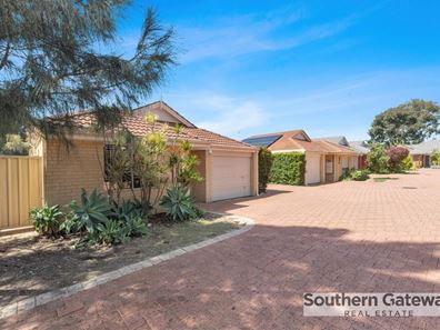 10/10 Delamere Way, Camillo WA 6111