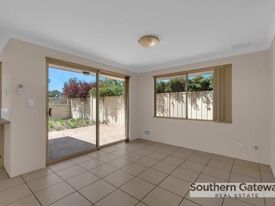 10/10 Delamere Way, Camillo WA 6111