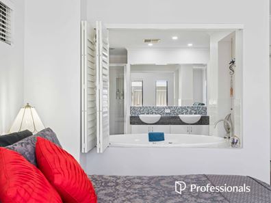 7 Baza Gardens, Maida Vale WA 6057