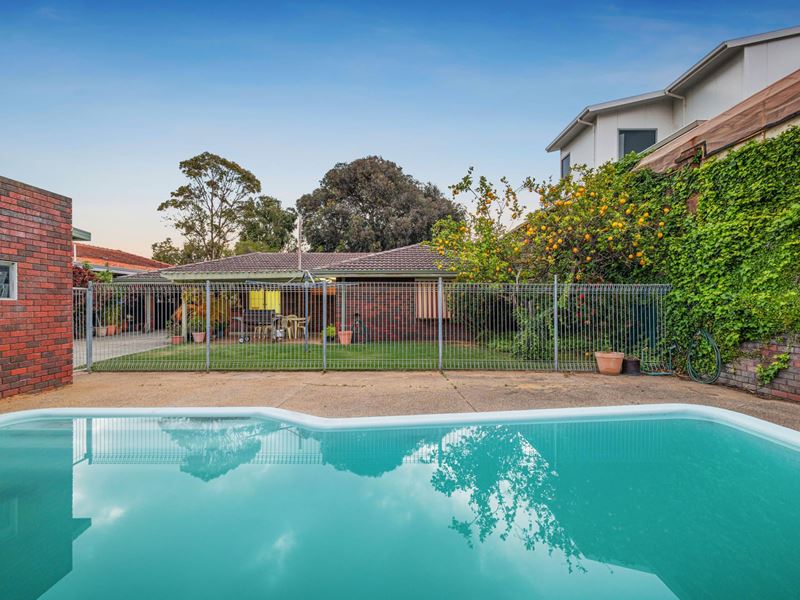 6 Phillips Place, Karrinyup WA 6018