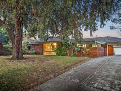 6 Phillips Place, Karrinyup WA 6018