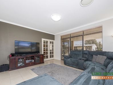 21 Savage Road, Kelmscott WA 6111