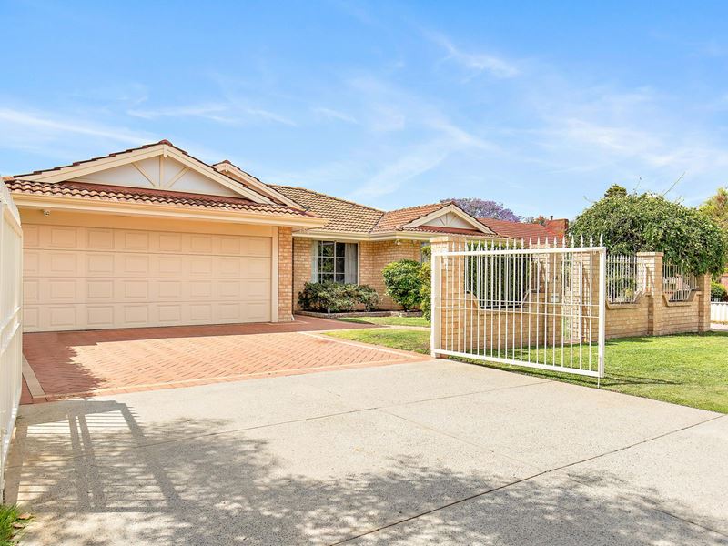 8a Bruning Road, Manning WA 6152