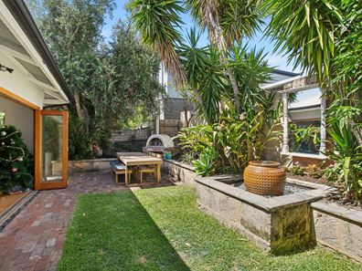 11 Eastbourne Street, Mosman Park WA 6012