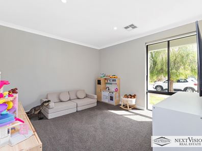 36 Ridgedale St, Haynes WA 6112