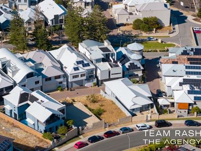 9 Toulon Circle, Mindarie WA 6030