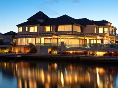 51 Aztec Islands Retreat, Halls Head WA 6210