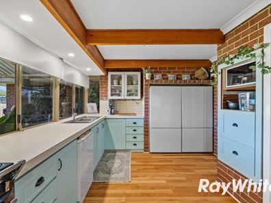 2 Nutans Court, Halls Head WA 6210