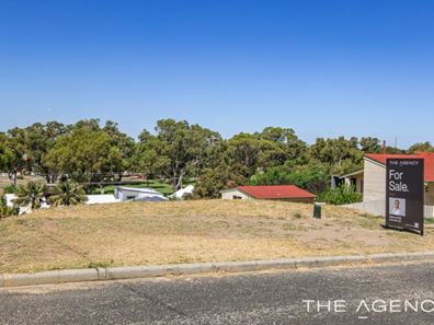 19b Muir Place, Halls Head WA 6210