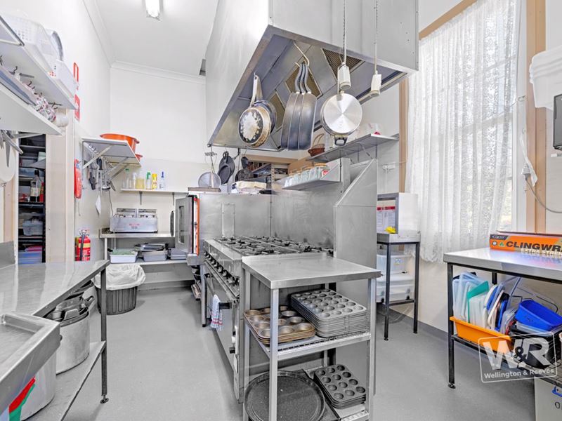Food/Hospitality - EXCLUSIVE CATERING VENTURE IN LANDMARK LOCATION