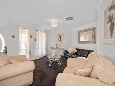 6 Tindals Crescent, Hannans WA 6430