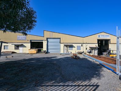 10 Howson Way, Bibra Lake WA 6163
