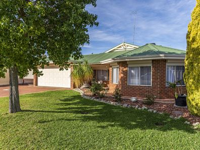 2 Crown Place, Wannanup WA 6210