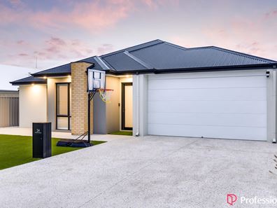 24 Capricorn Crescent, Bennett Springs WA 6063