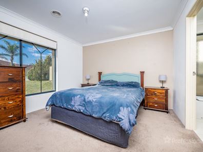 74 Clydebank Crescent, Kinross WA 6028