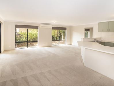 2/5 Sandalford Court, Dunsborough WA 6281