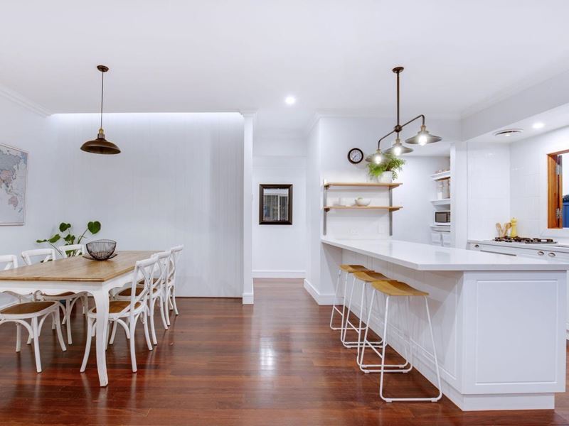 72 Rennie Crescent South, Hilton