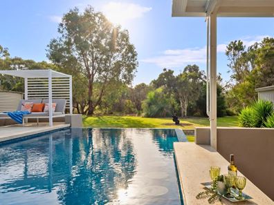 114 Craddon Road, Oakford WA 6121
