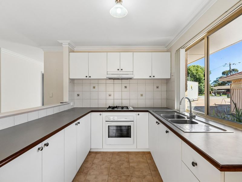 33 Blenny Close, Cannington WA 6107