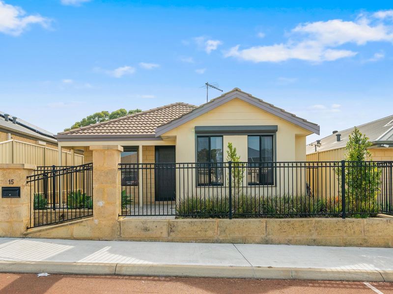 15 Payanna Grange, Lakelands