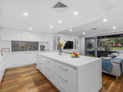 9 Alumni Terrace, Churchlands WA 6018